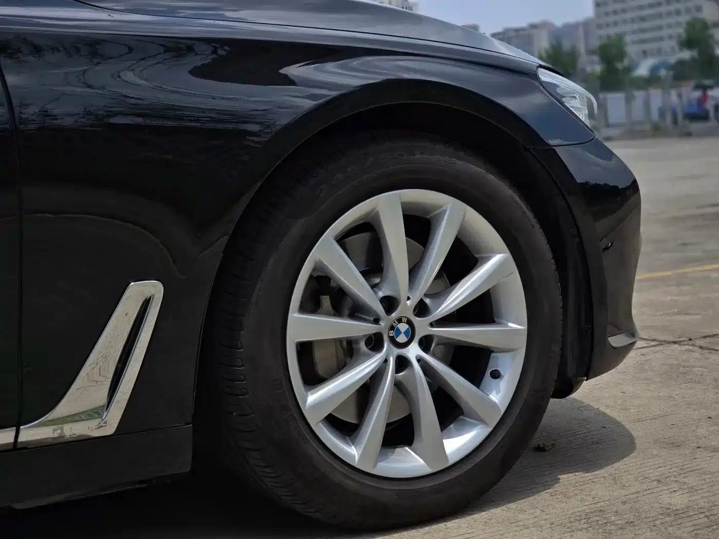 2016 BMW 7 Series 730Li Leading Edition — миниатюра 12
