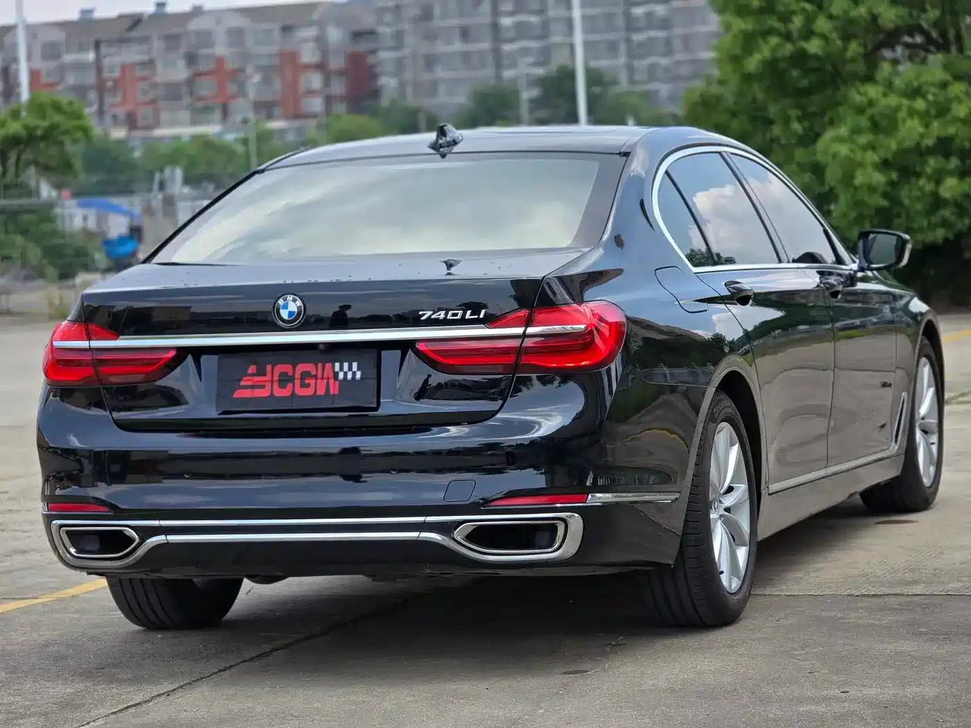 2016 BMW 7 Series 730Li Leading Edition — миниатюра 18