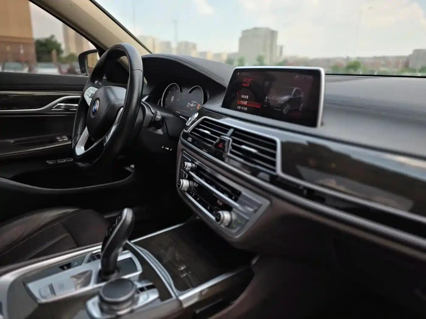 2016 BMW 7 Series 730Li Leading Edition — миниатюра 8