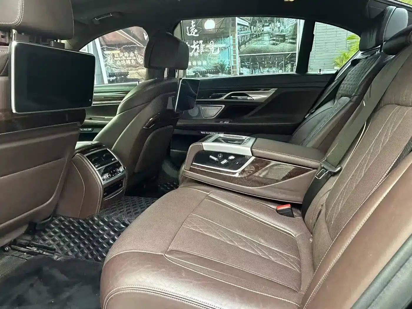 2017 BMW 7 Series 740Li xDrive Luxury — миниатюра 5