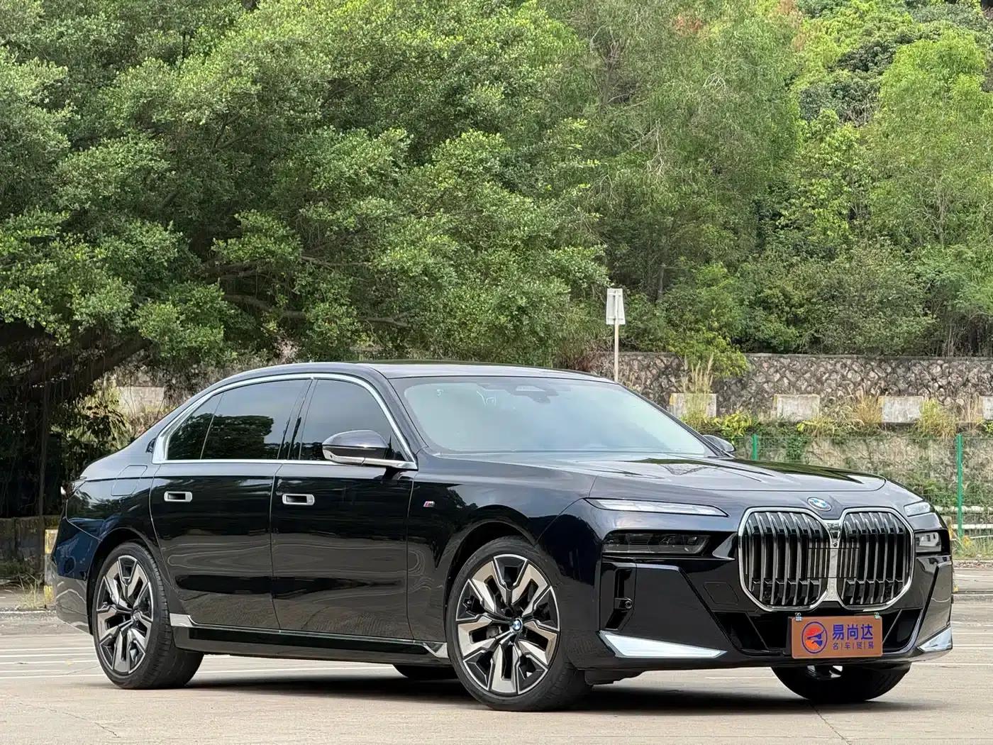 2023 BMW 7 Series 740Li Leading Edition M Sport Package — миниатюра 3