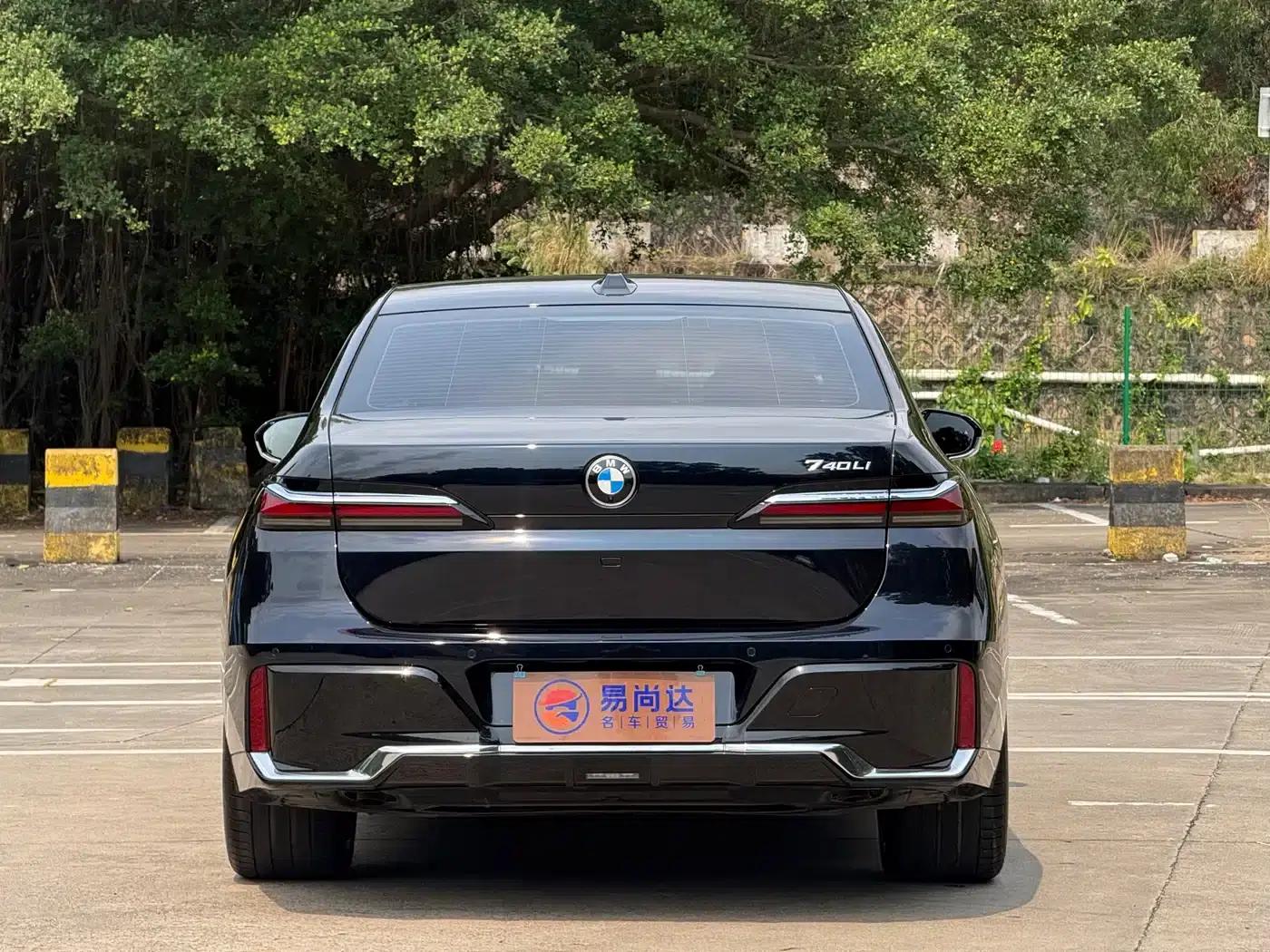 2023 BMW 7 Series 740Li Leading Edition M Sport Package — миниатюра 4