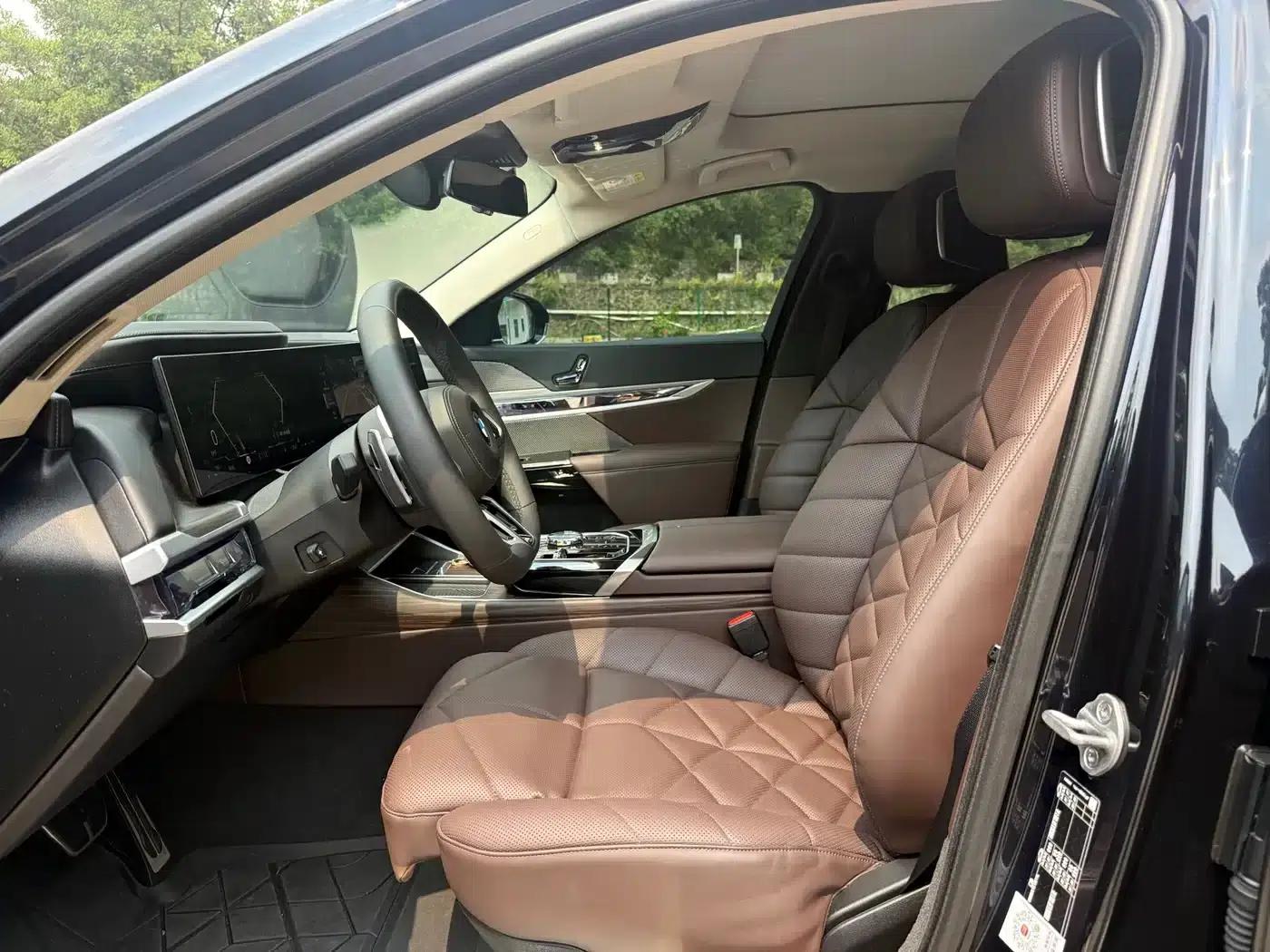 2023 BMW 7 Series 740Li Leading Edition M Sport Package — миниатюра 5