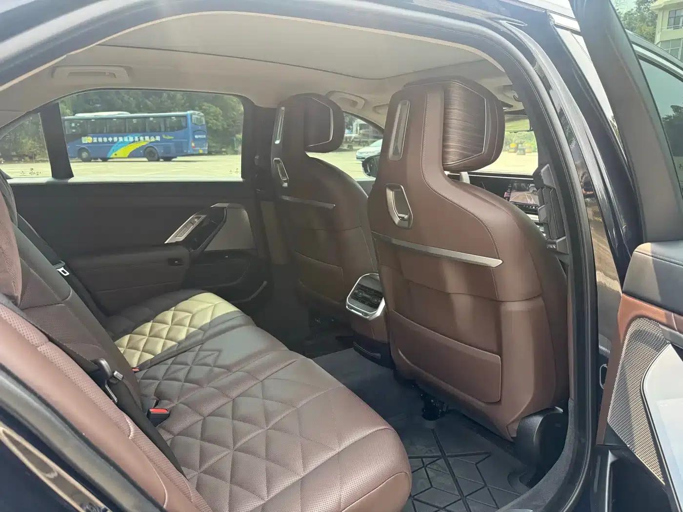 2023 BMW 7 Series 740Li Leading Edition M Sport Package — миниатюра 7