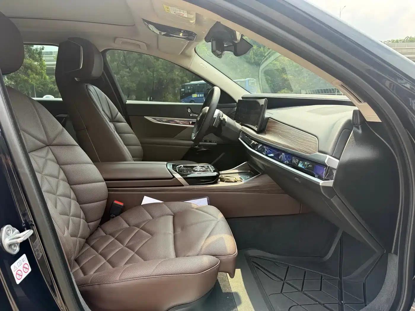 2023 BMW 7 Series 740Li Leading Edition M Sport Package — миниатюра 8