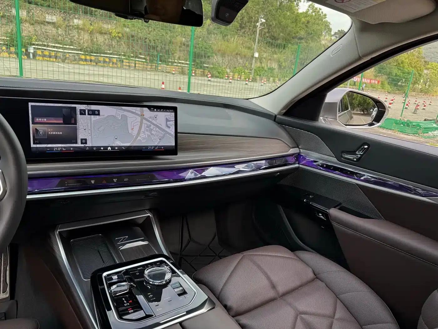 2023 BMW 7 Series 740Li Leading Edition M Sport Package — миниатюра 10