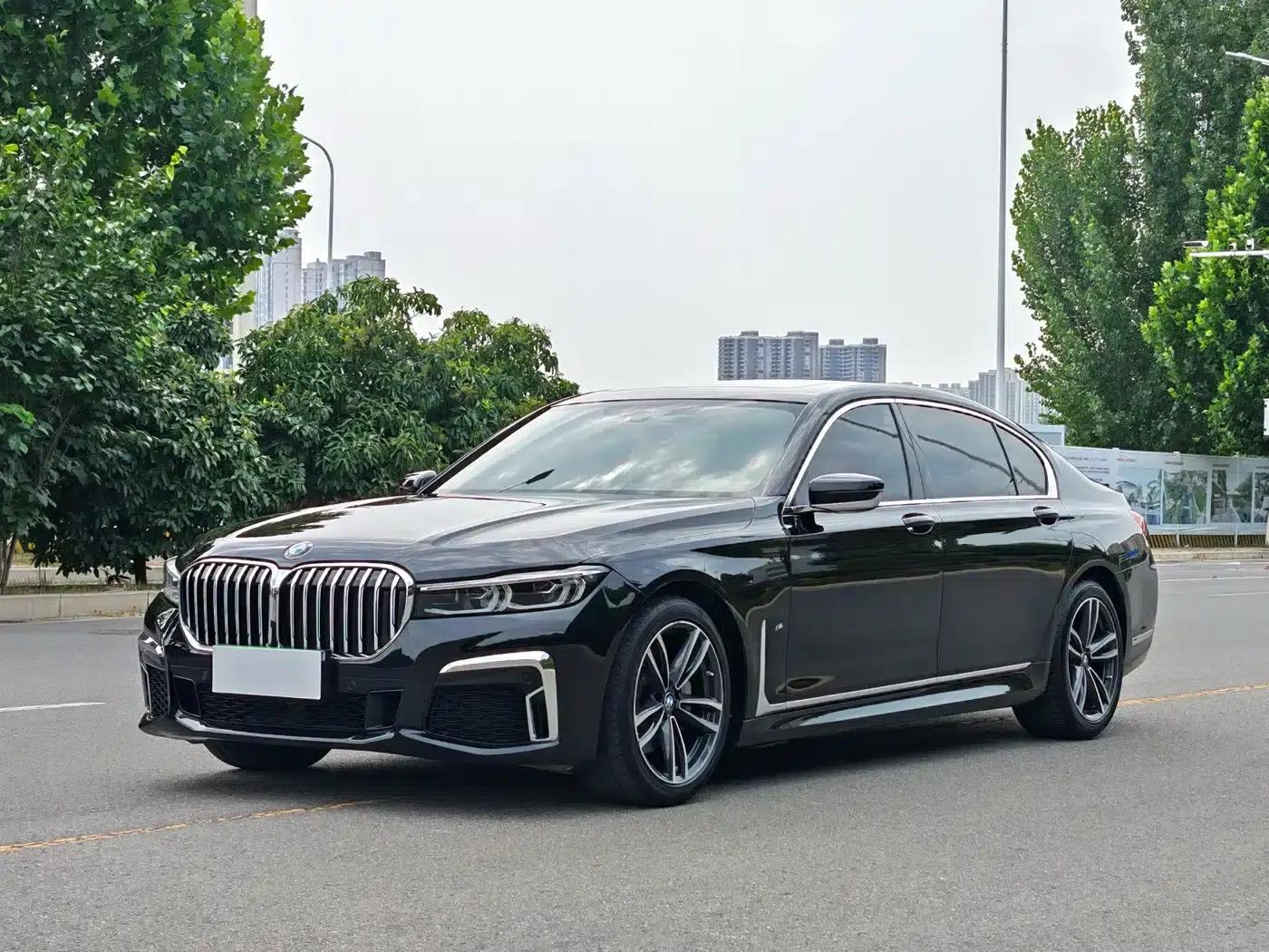 2021 BMW 7 Series 730Li M Sport Package — миниатюра 1