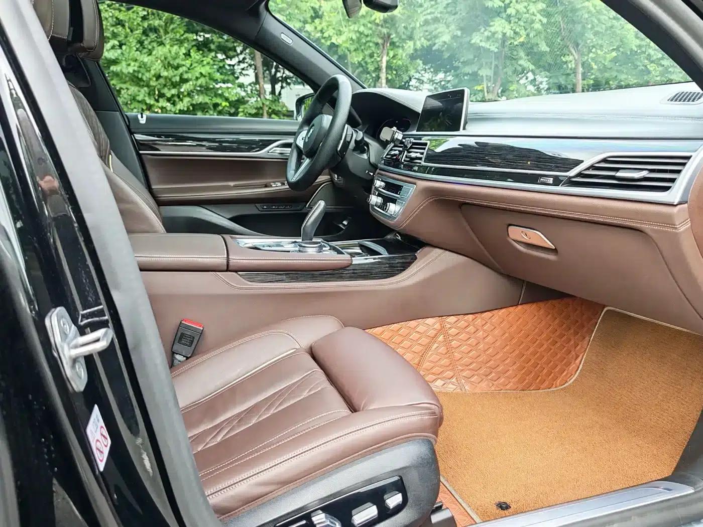 2021 BMW 7 Series 730Li M Sport Package — миниатюра 14