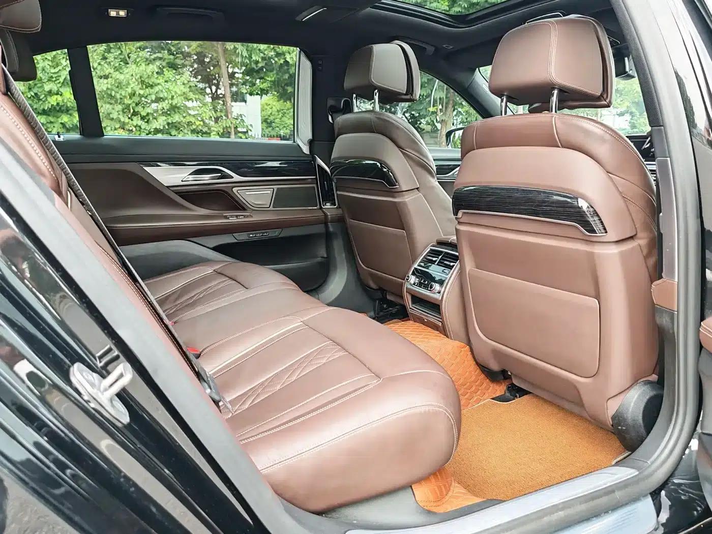 2021 BMW 7 Series 730Li M Sport Package — миниатюра 15