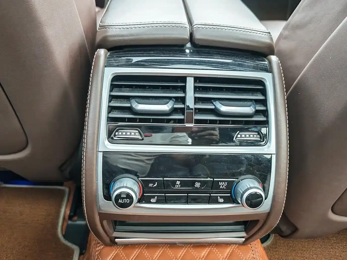 2021 BMW 7 Series 730Li M Sport Package — миниатюра 18