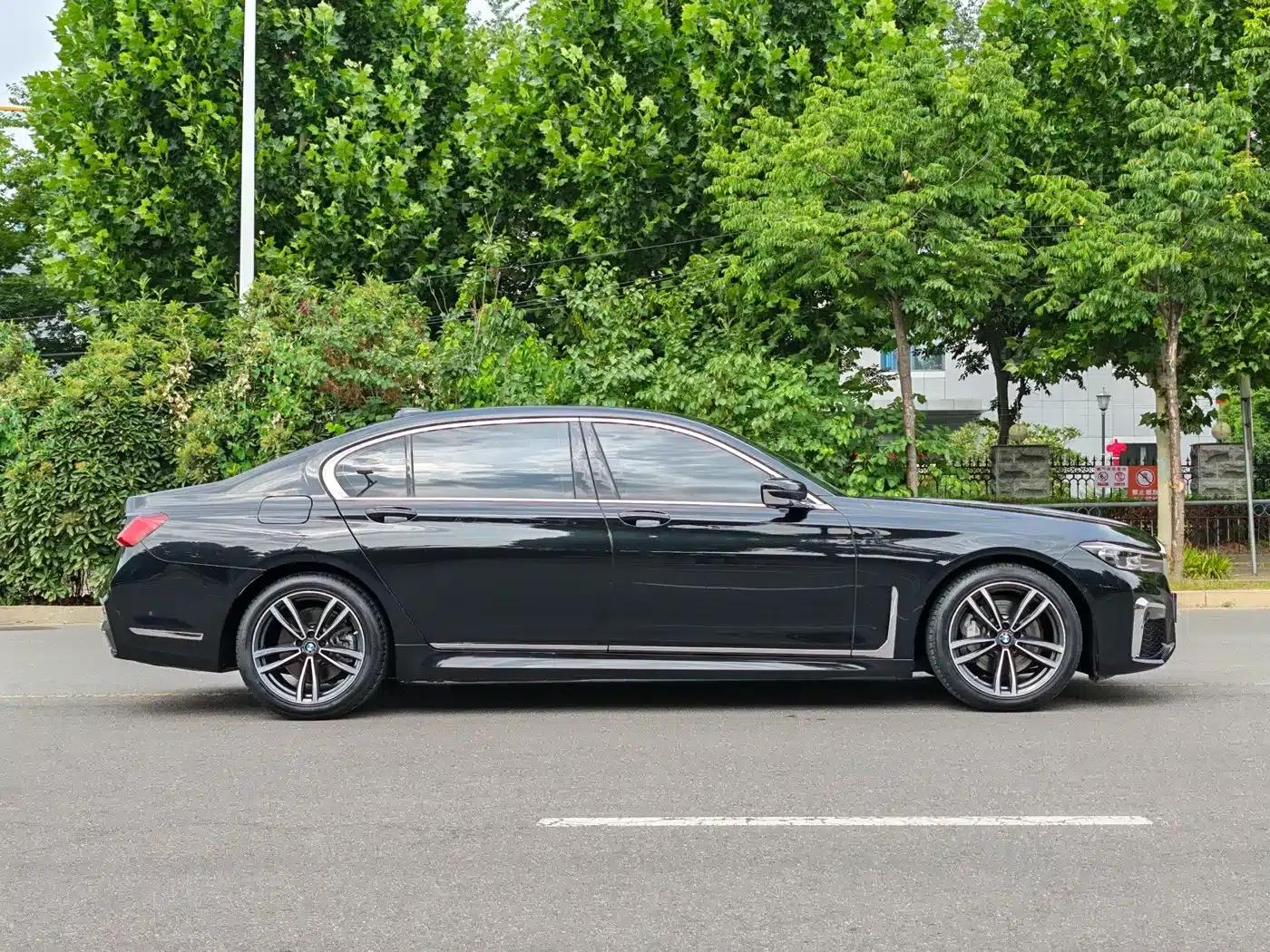2021 BMW 7 Series 730Li M Sport Package — миниатюра 20