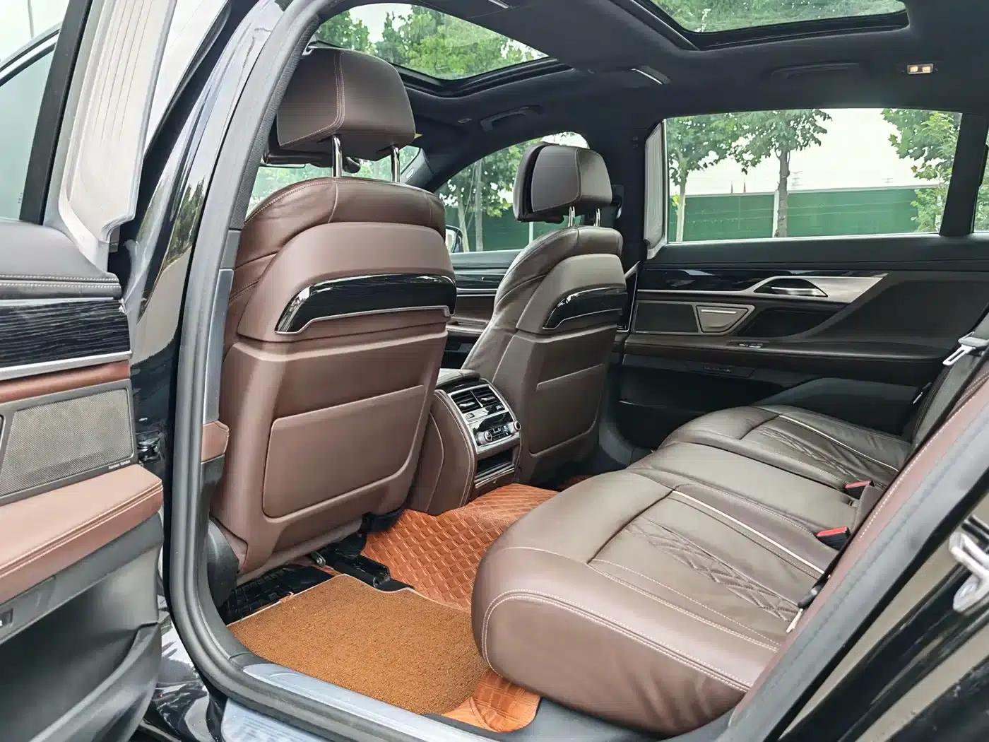 2021 BMW 7 Series 730Li M Sport Package — миниатюра 6