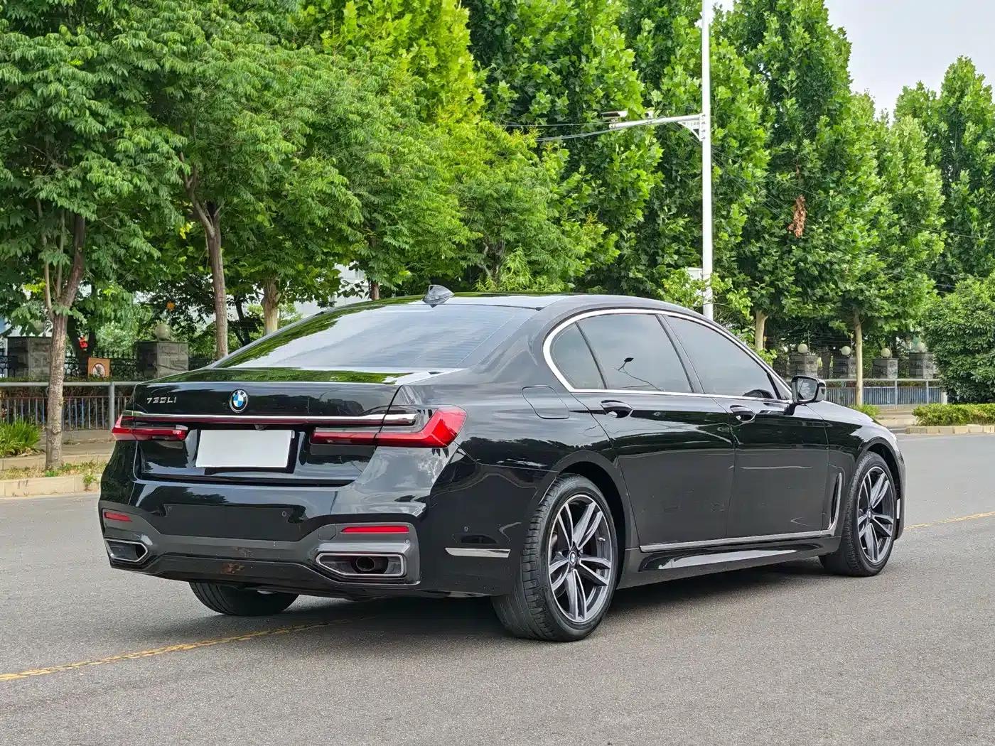 2021 BMW 7 Series 730Li M Sport Package — миниатюра 9