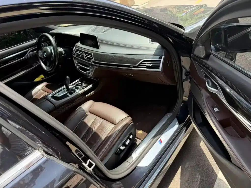 2019 BMW 7 Series Facelift 730Li M Sport Package — миниатюра 11