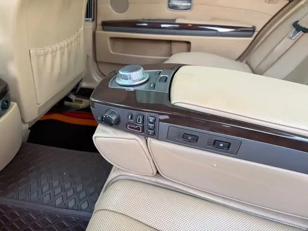 BMW 7 Series 2008 730Li Classic Edition — миниатюра 8