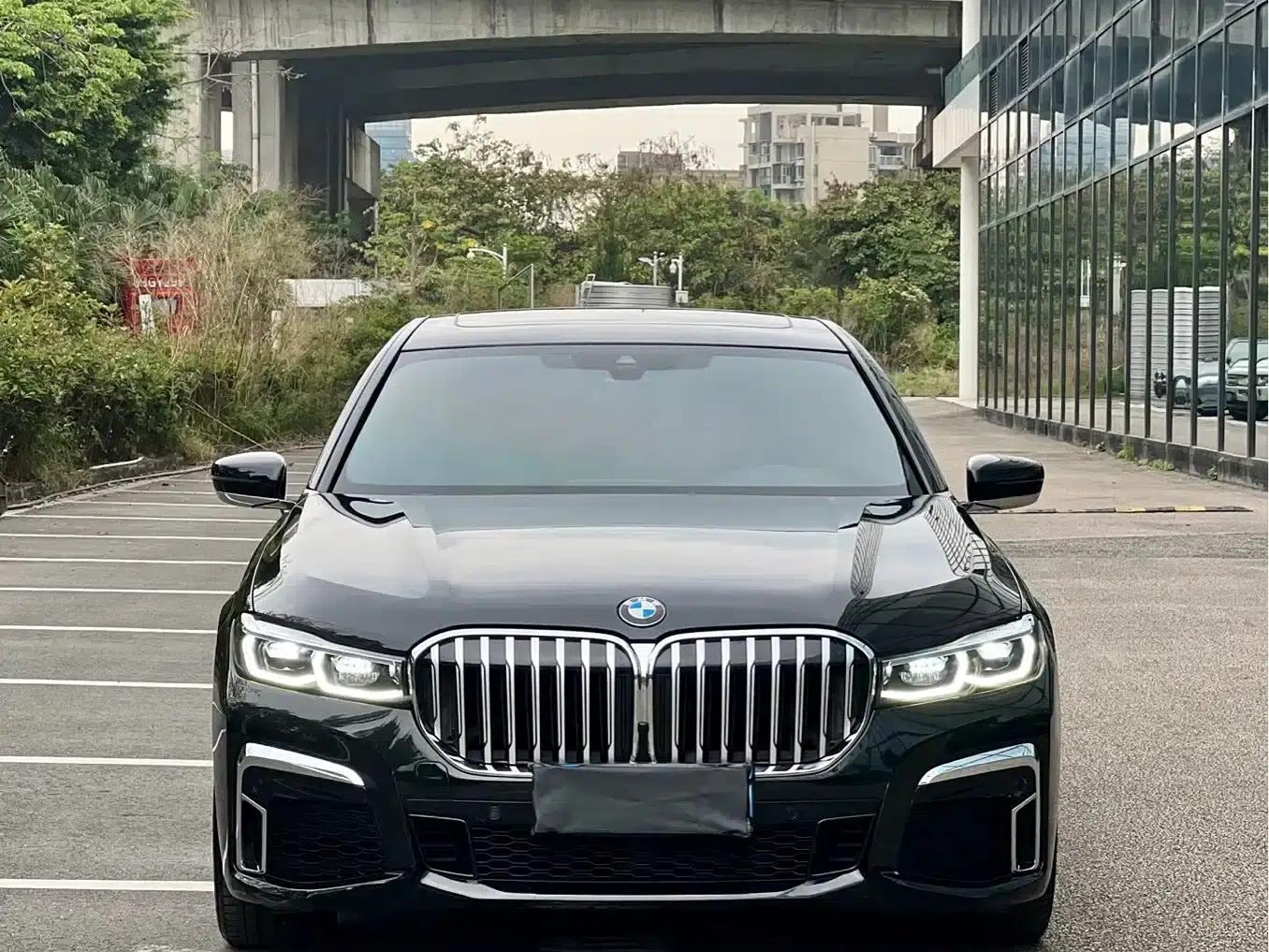 2021 BMW 7 Series 740Li Leading Edition M Sport Package — миниатюра 2