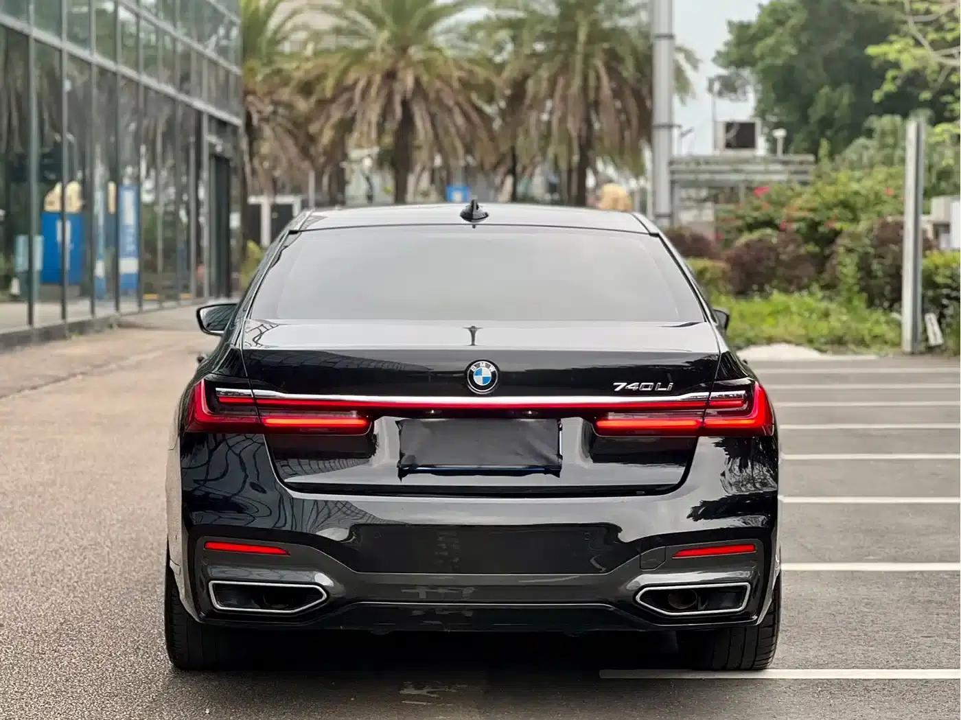 2021 BMW 7 Series 740Li Leading Edition M Sport Package — миниатюра 12