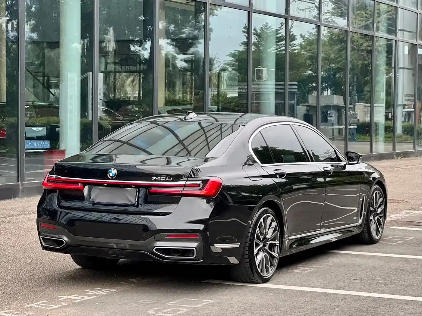 2021 BMW 7 Series 740Li Leading Edition M Sport Package — миниатюра 14