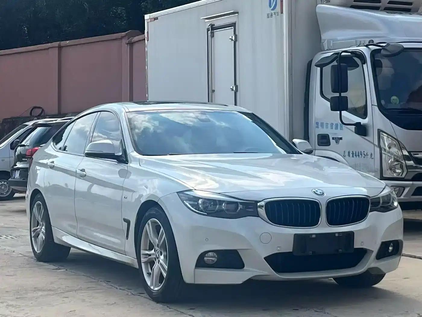 2019 BMW 3 Series GT 320i M Sport Package — миниатюра 3