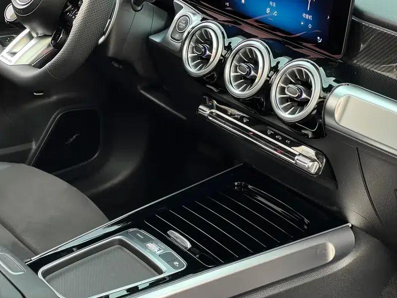 2024 Mercedes-Benz GLB AMG 35 4MATIC — миниатюра 10
