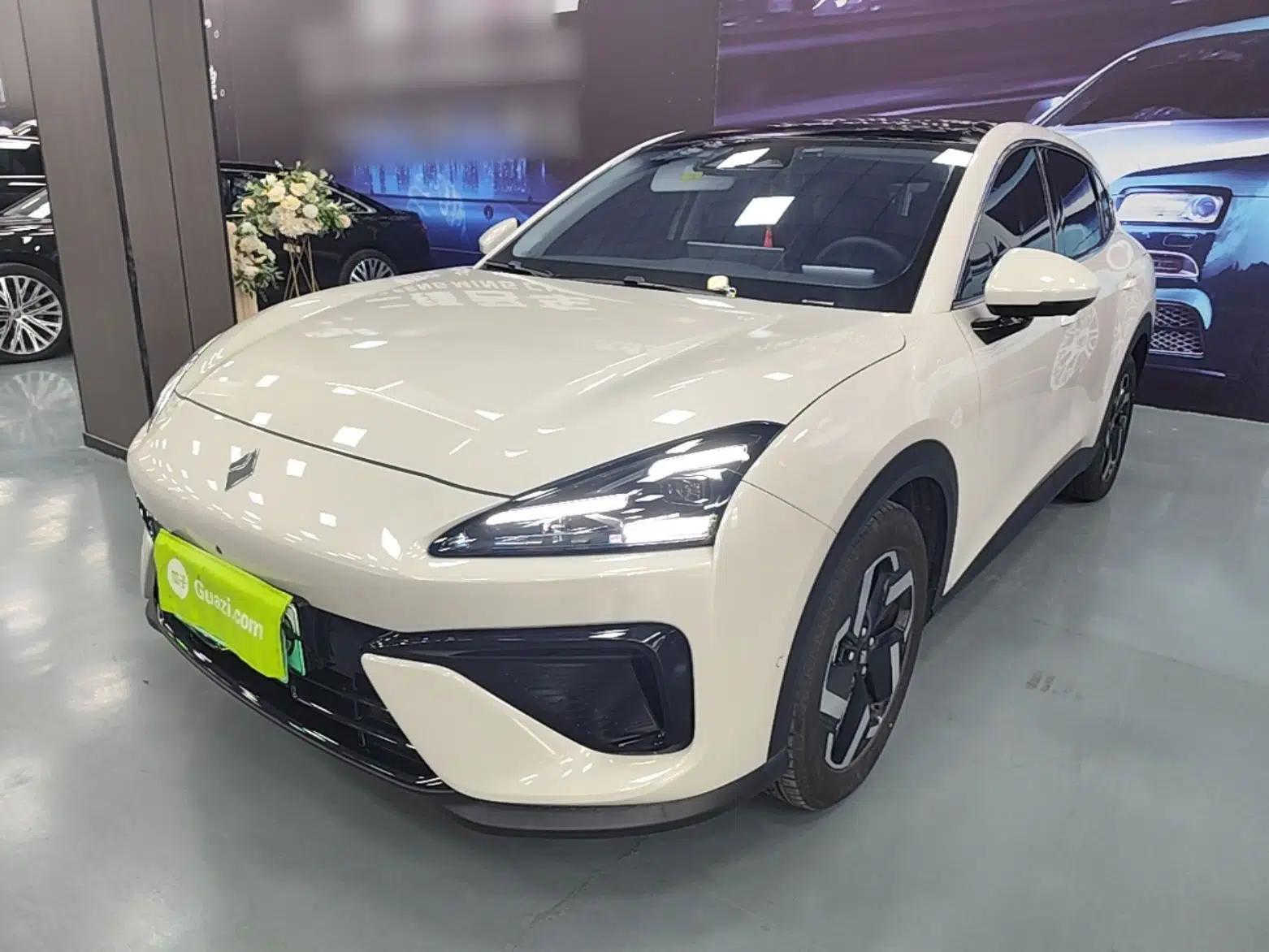 Baojun Yunhai 2024 140km Plug-in Hybrid Version — миниатюра 1