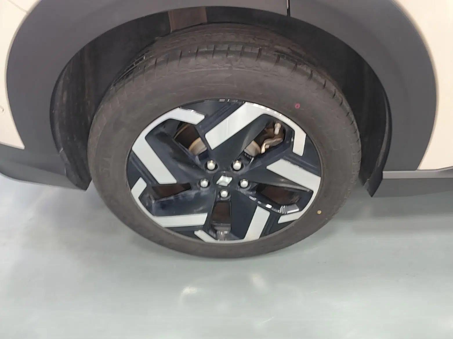 Baojun Yunhai 2024 140km Plug-in Hybrid Version — миниатюра 11