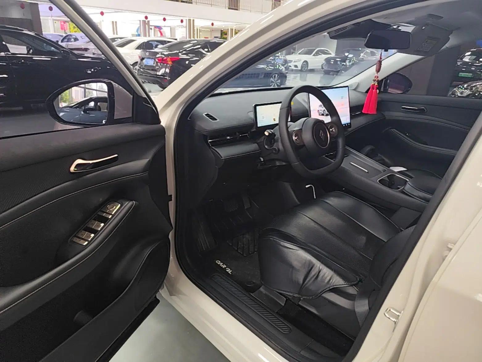 Baojun Yunhai 2024 140km Plug-in Hybrid Version — миниатюра 18