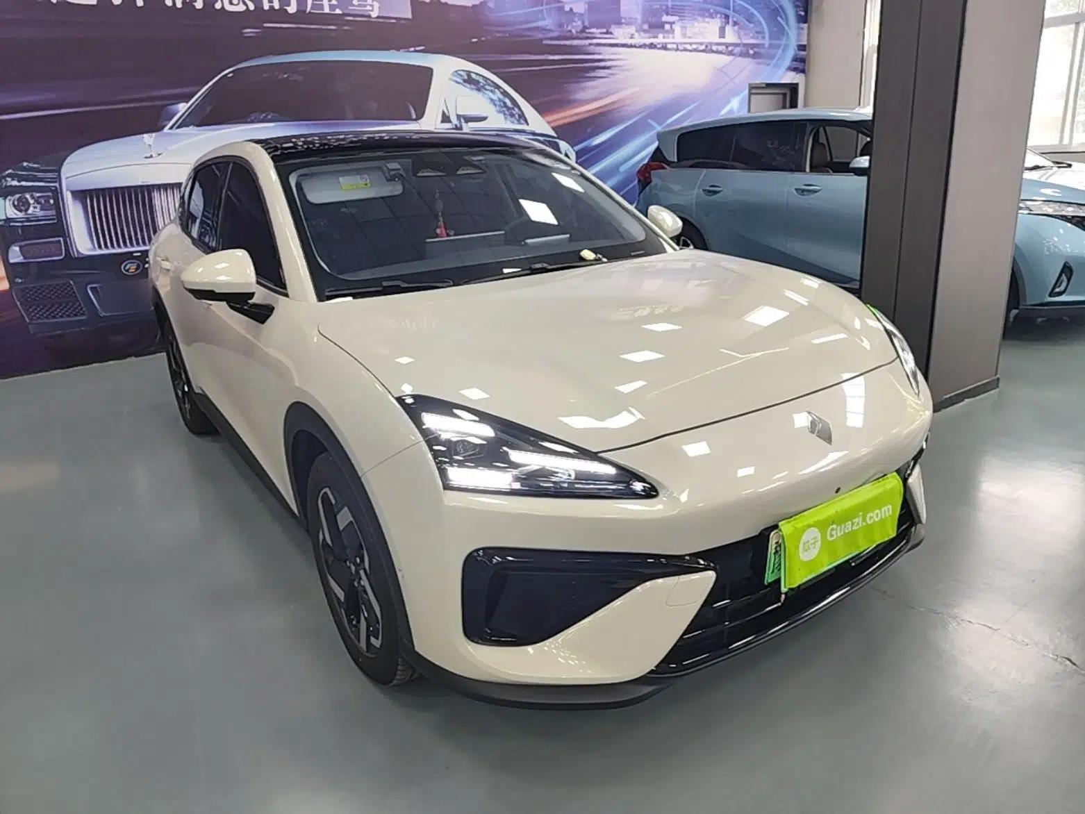 Baojun Yunhai 2024 140km Plug-in Hybrid Version — миниатюра 3