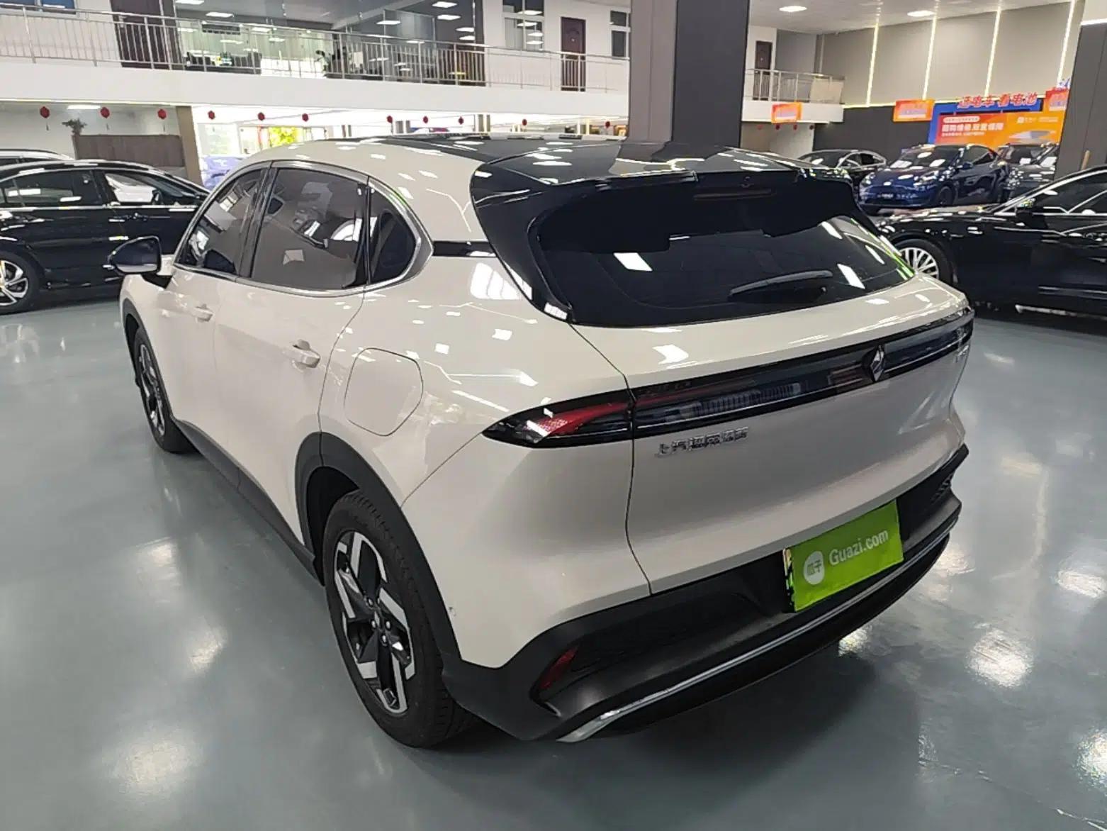 Baojun Yunhai 2024 140km Plug-in Hybrid Version — миниатюра 4