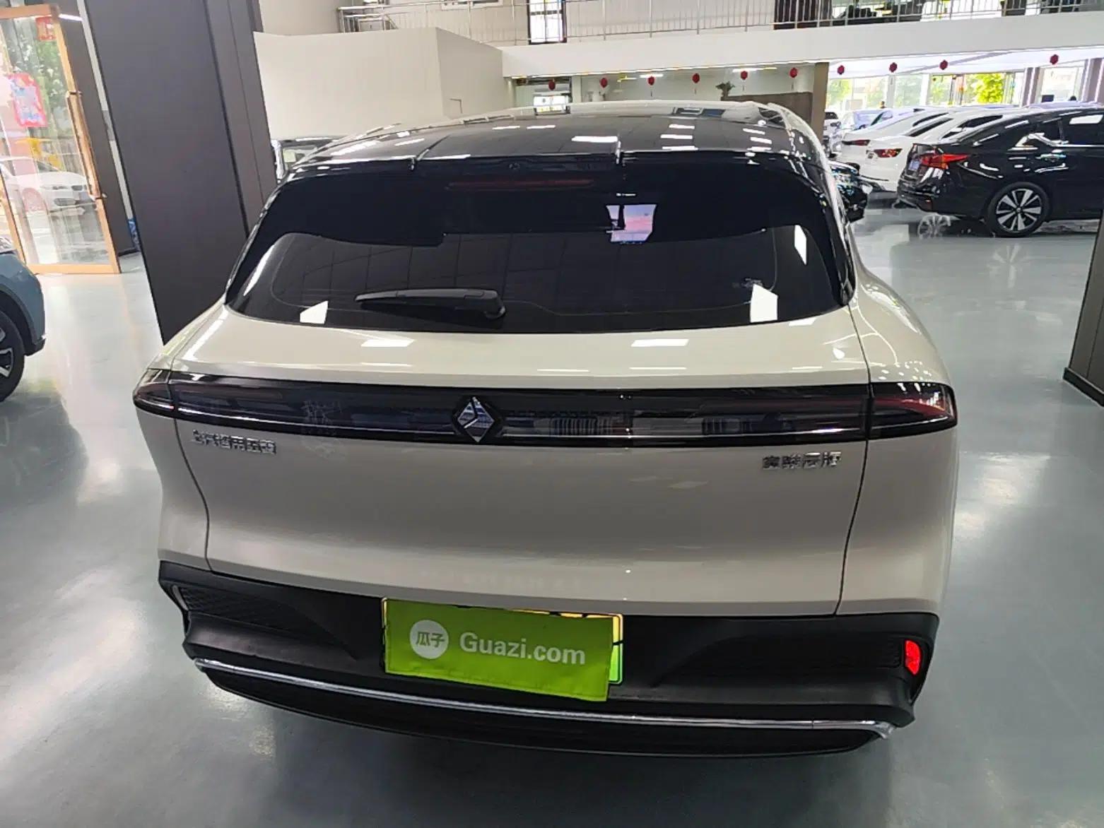 Baojun Yunhai 2024 140km Plug-in Hybrid Version — миниатюра 5