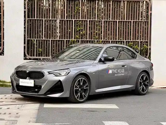 2025 BMW M240i xDrive