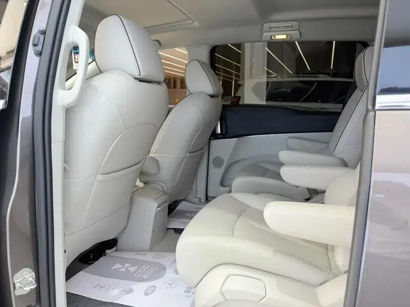 Buick GL8 2021 Land Business Class 652T Smart Premium Edition — миниатюра 17