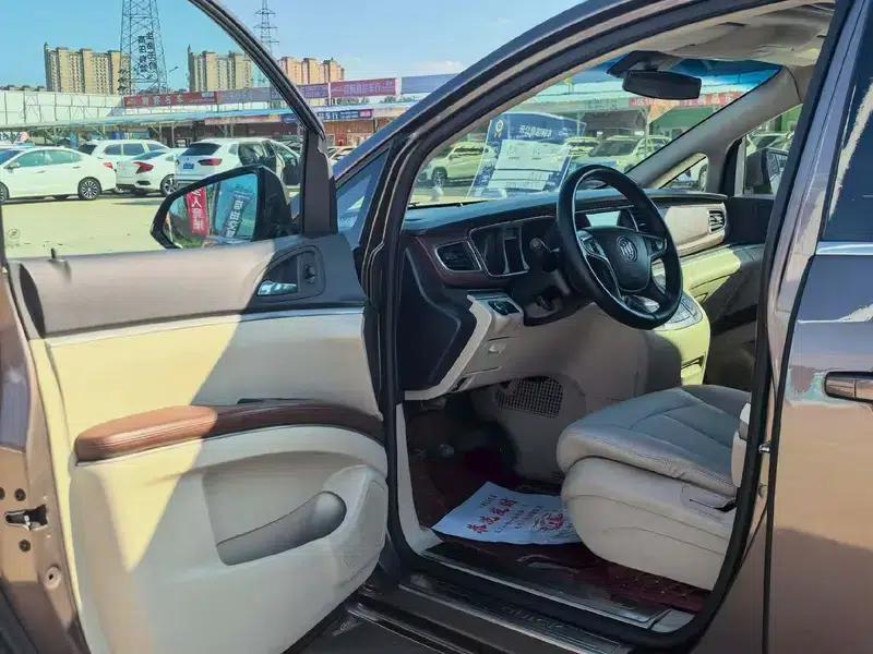 Buick GL8 2014 2.4L CT Luxury Business Comfort Edition — миниатюра 9