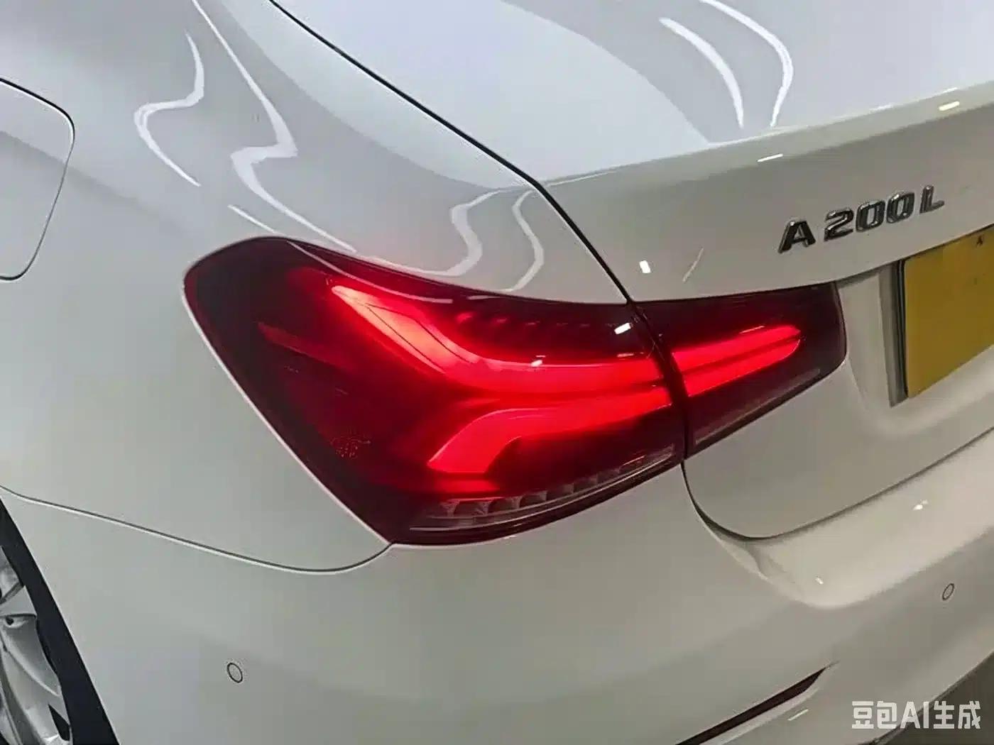 Mercedes-Benz A-Class 2022 Facelift A 200 L Sport Sedan Dynamic Edition — миниатюра 20