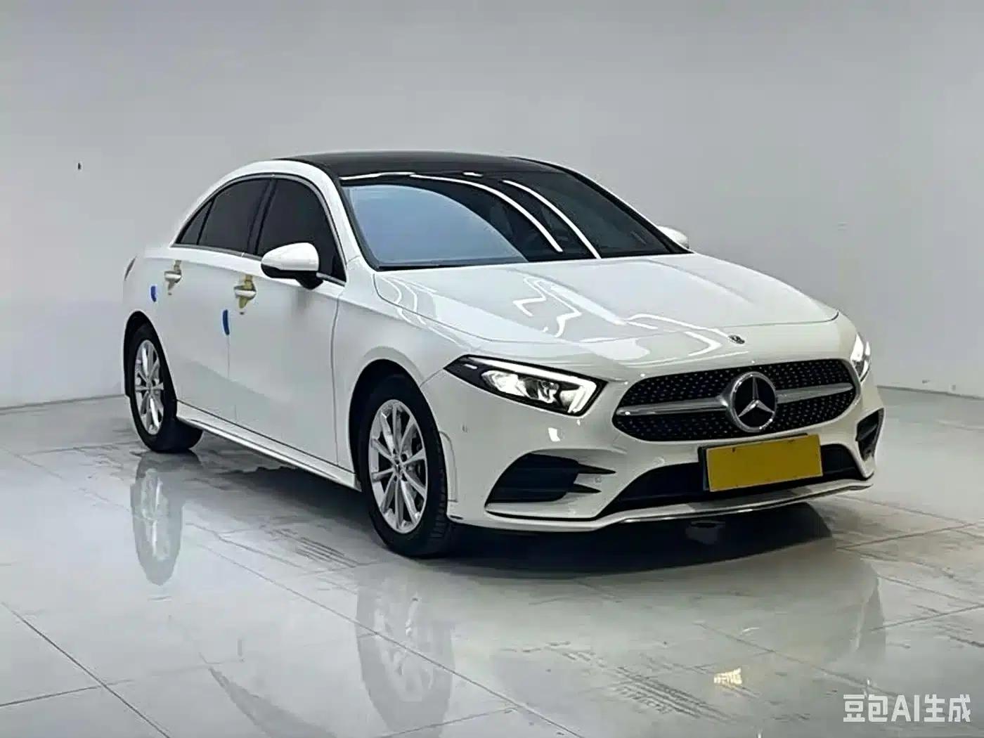 Mercedes-Benz A-Class 2022 Facelift A 200 L Sport Sedan Dynamic Edition — миниатюра 3