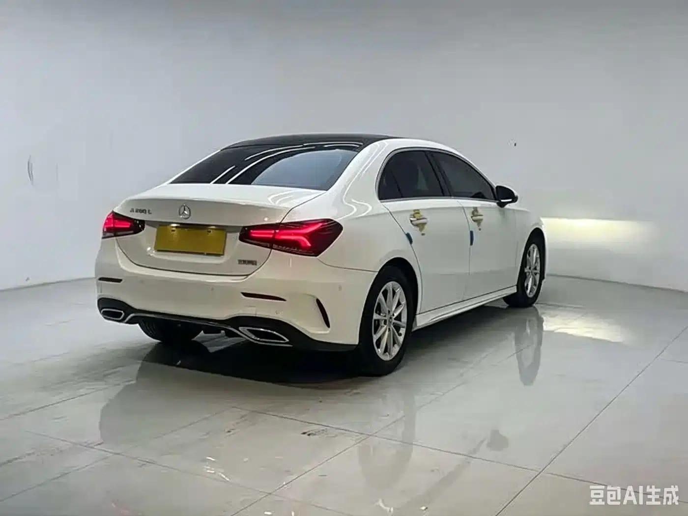 Mercedes-Benz A-Class 2022 Facelift A 200 L Sport Sedan Dynamic Edition — миниатюра 6