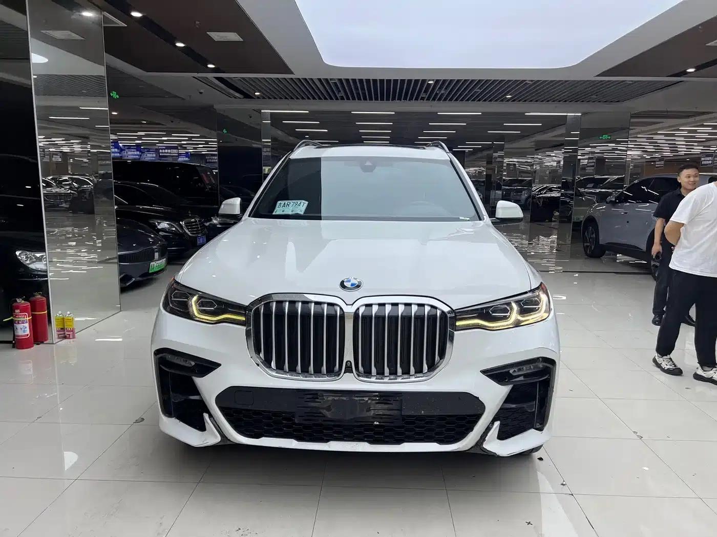2019 BMW X7 xDrive40i (US Spec) — миниатюра 2