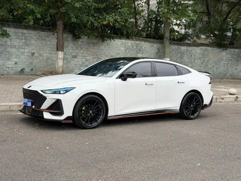 Changan UNI-V 2023 1.5T Sport Edition — миниатюра 1