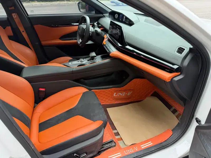 Changan UNI-V 2023 1.5T Sport Edition — миниатюра 8