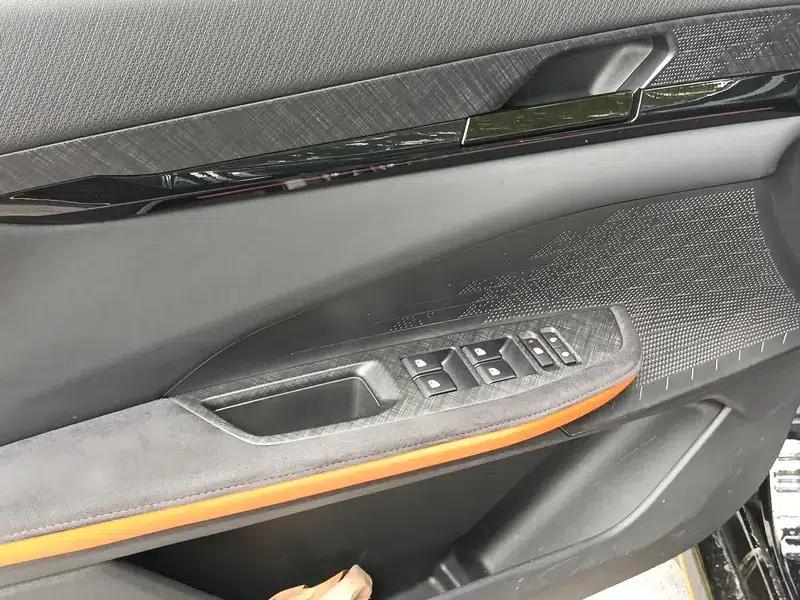 Changan UNI-V 2022 1.5T Sport Edition — миниатюра 9