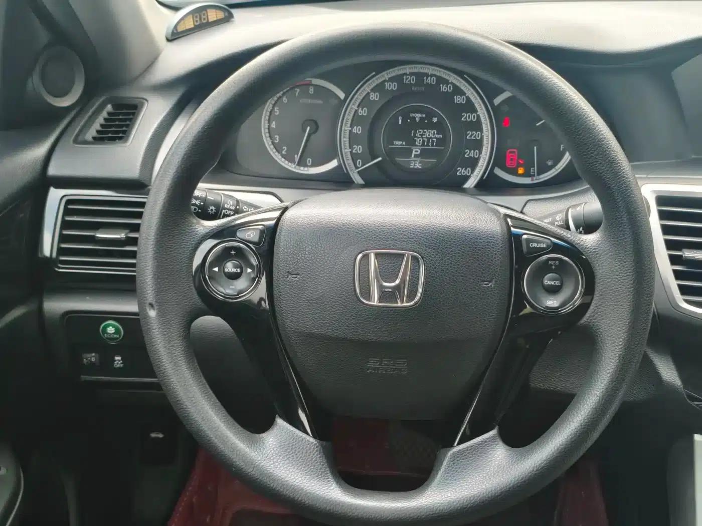 2016 Honda Accord 2.0L Comfort Edition — миниатюра 13