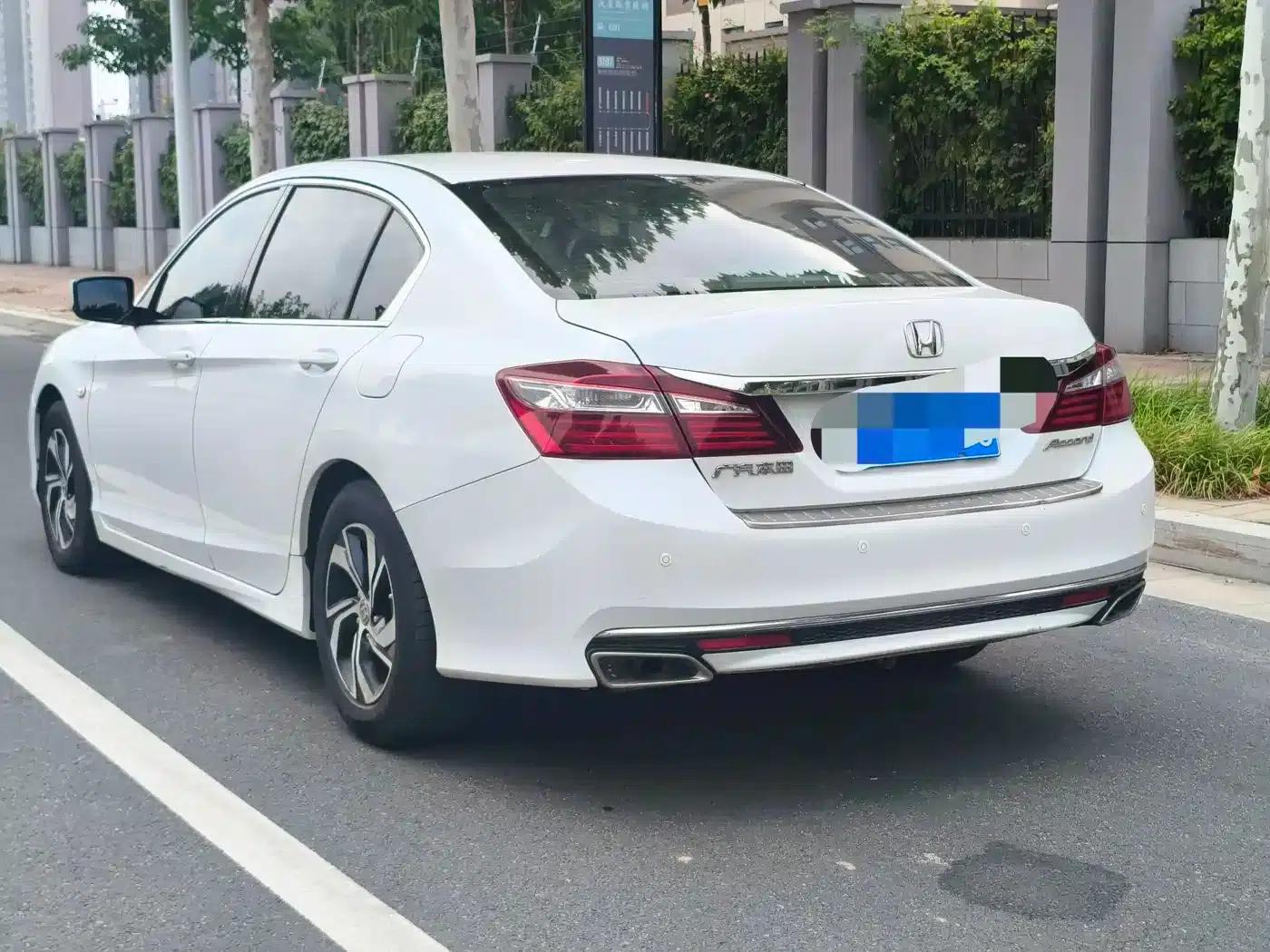 2016 Honda Accord 2.0L Comfort Edition — миниатюра 19