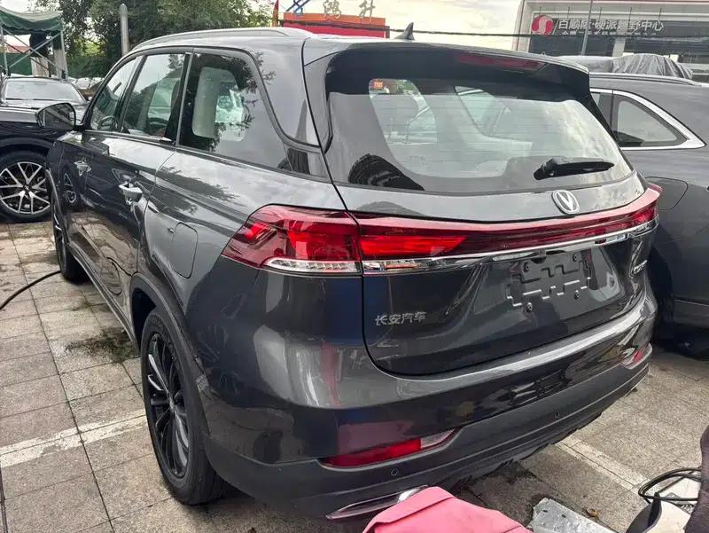 Changan CS75 2026 PRO 1.5T DCT Premium Edition 7-seater — миниатюра 4