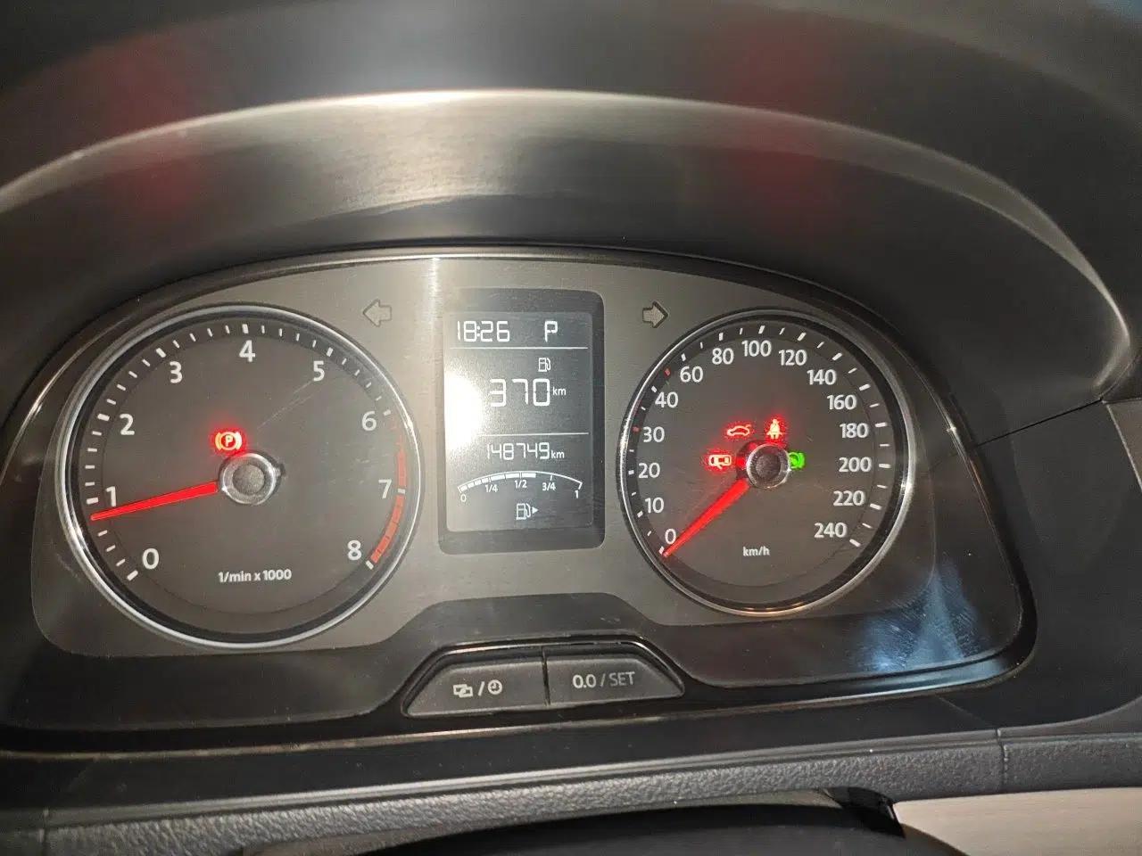 Volkswagen Lavida 2013 Restyled Classic 1.6L Automatic Comfort Edition — миниатюра 11