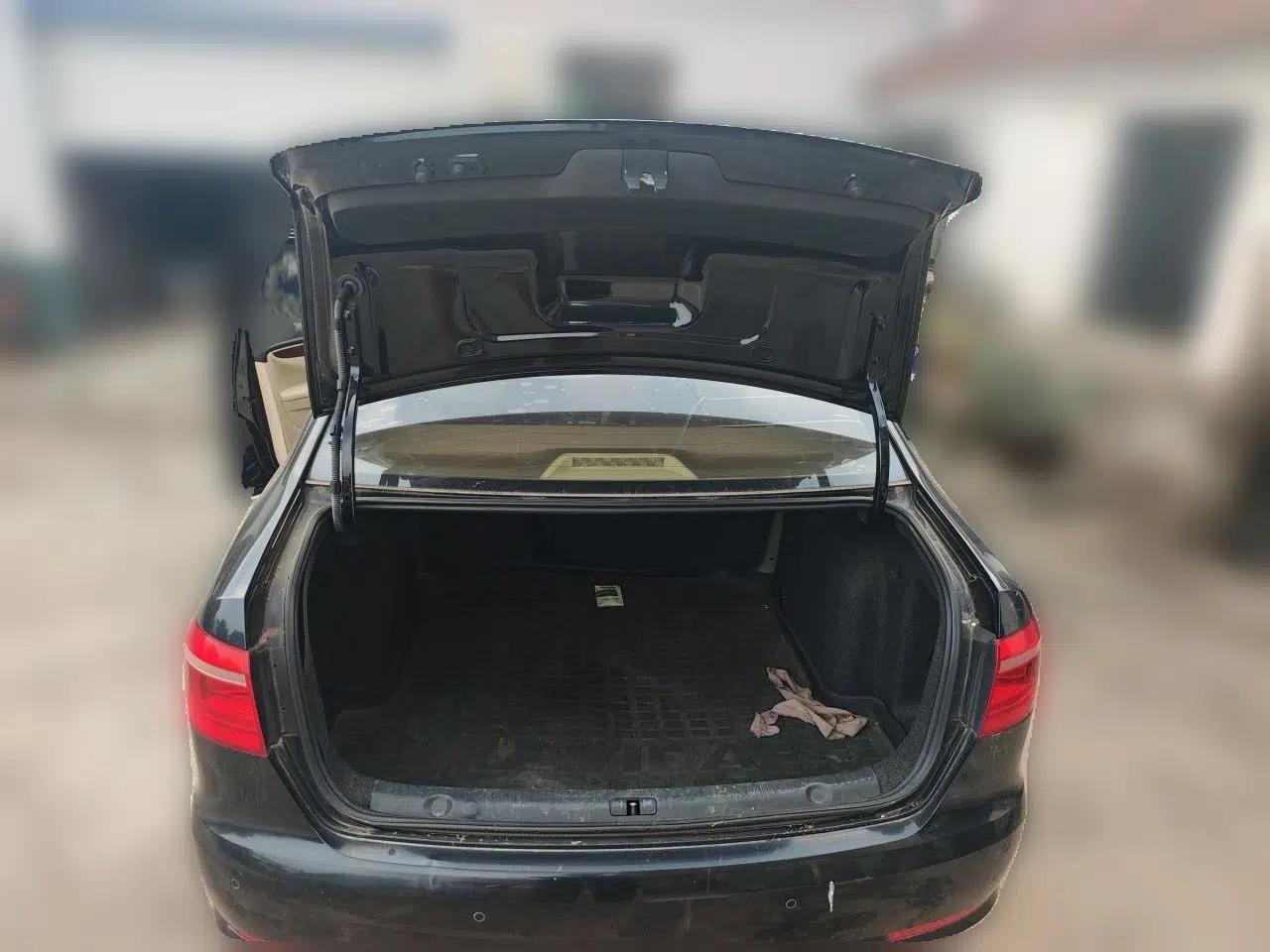 Volkswagen Lavida 2013 1.4TSI Manual Comfort Edition — миниатюра 19