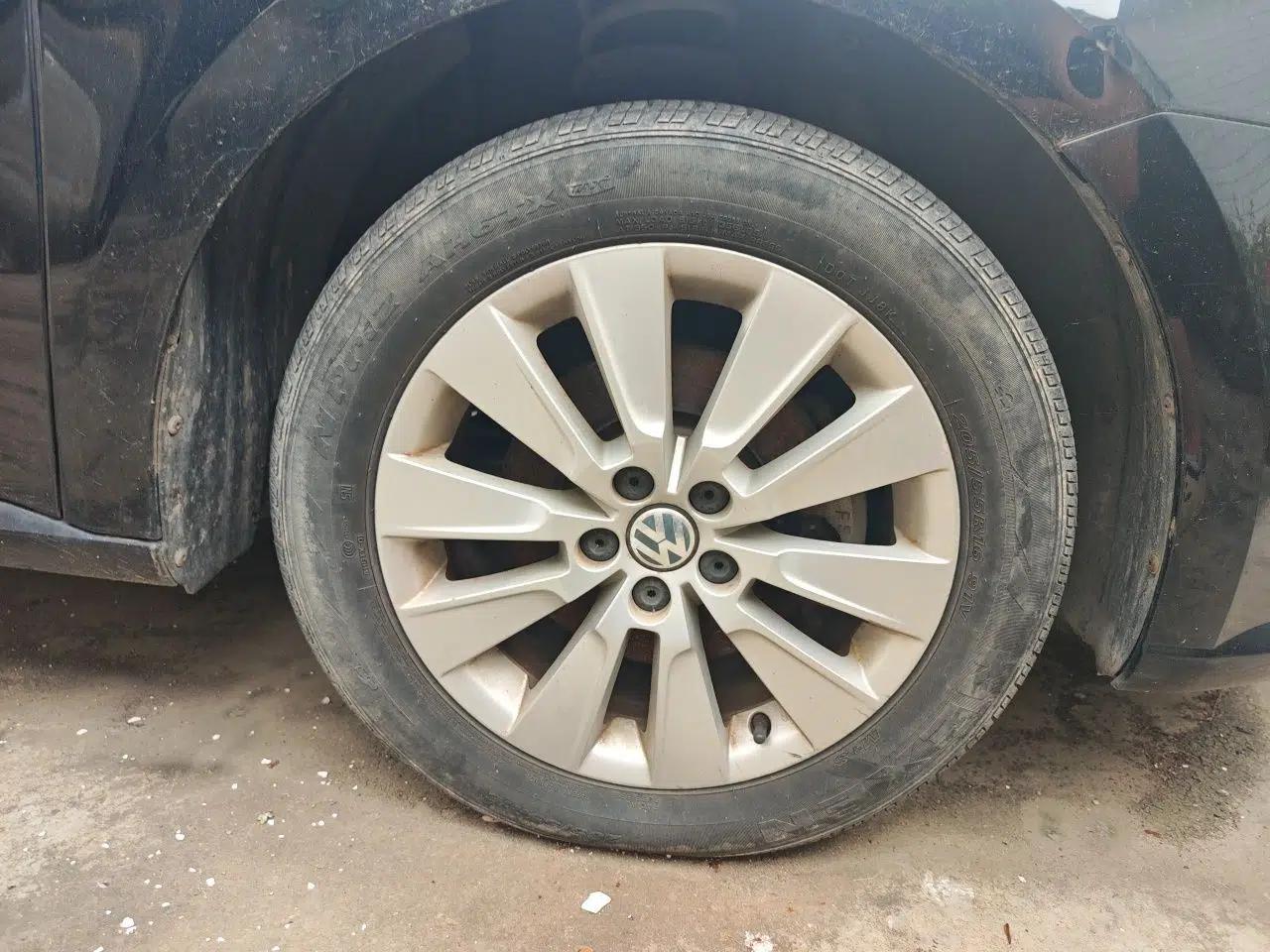 Volkswagen Lavida 2013 1.4TSI Manual Comfort Edition — миниатюра 8