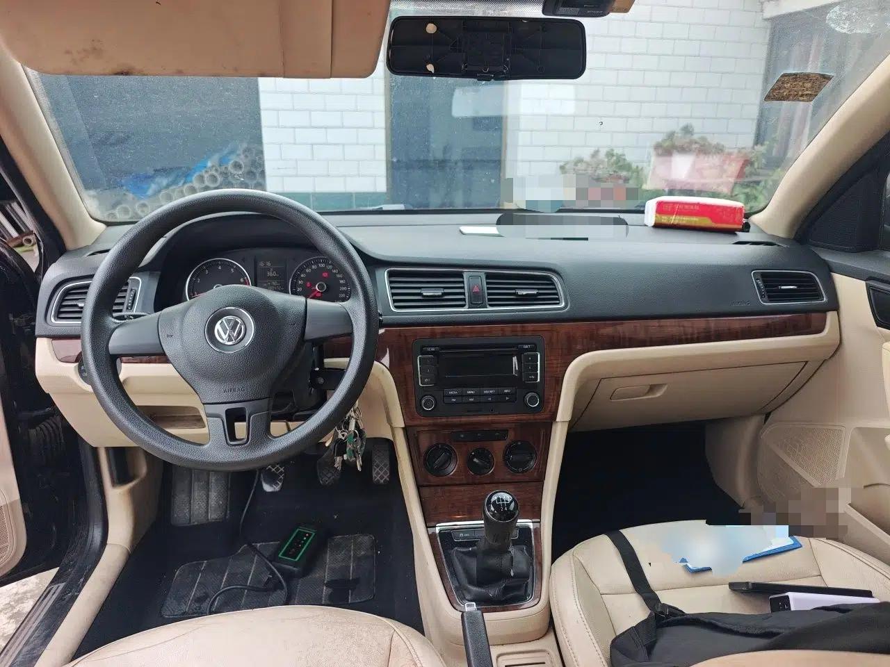 Volkswagen Lavida 2013 1.4TSI Manual Comfort Edition — миниатюра 9