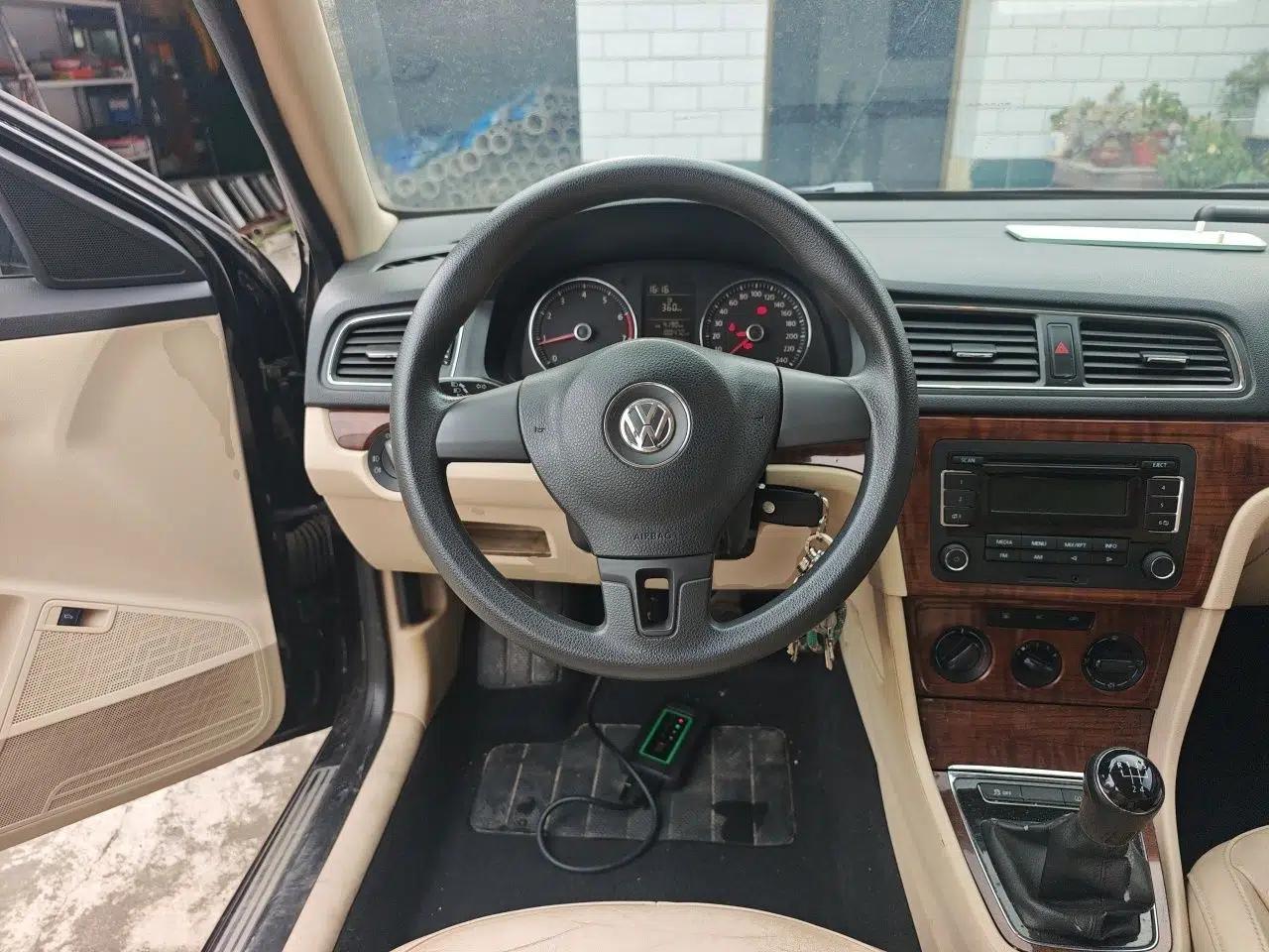 Volkswagen Lavida 2013 1.4TSI Manual Comfort Edition — миниатюра 10