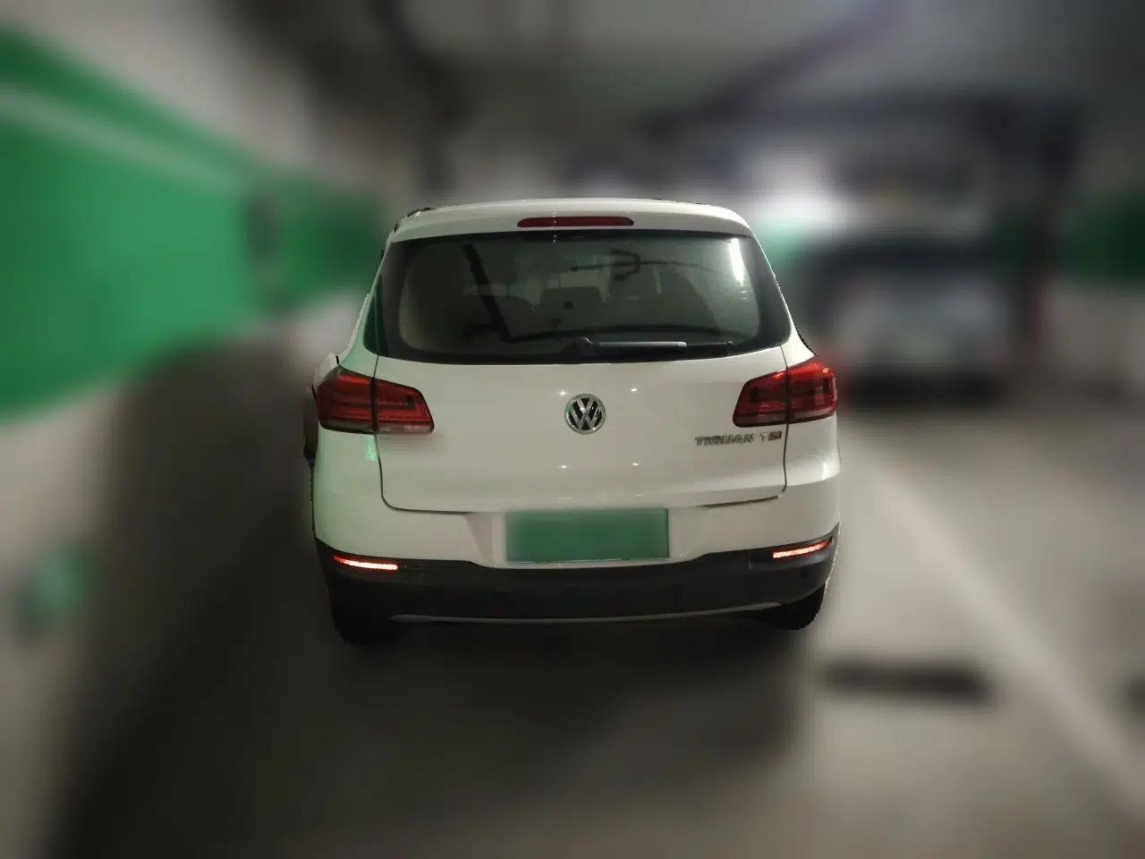 Volkswagen Tiguan 2015 1.8TSI Automatic Two-Wheel Drive Luxury Model — миниатюра 3