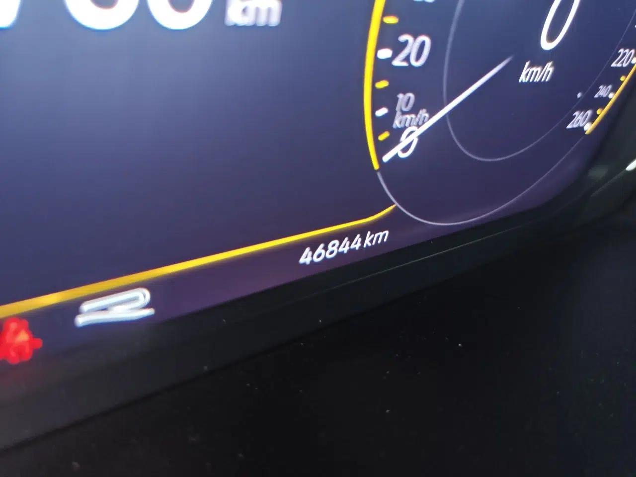 Volkswagen Tiguan L 2022 330TSI Automatic Two-Wheel Drive R-Line Enhanced Edition — миниатюра 12